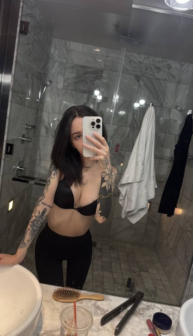 HMU if you’re down for fun 👅💦 - Image 3